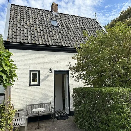 Lovely Centrally Located In In Delightful Surroundings Bergen