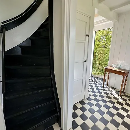 Lovely Centrally Located In In Delightful Surroundings Bergen