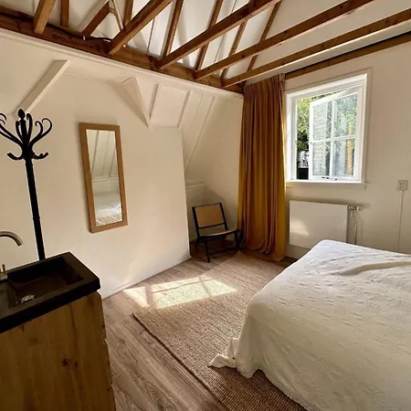 Vakantiehuis Lovely Centrally Located In In Delightful Surroundings