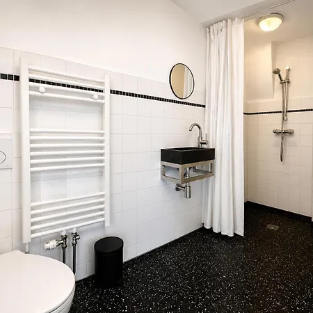 Lovely Centrally Located In In Delightful Surroundings Vakantiehuis *