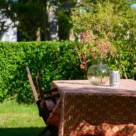 Lovely Centrally Located In In Delightful Surroundings *