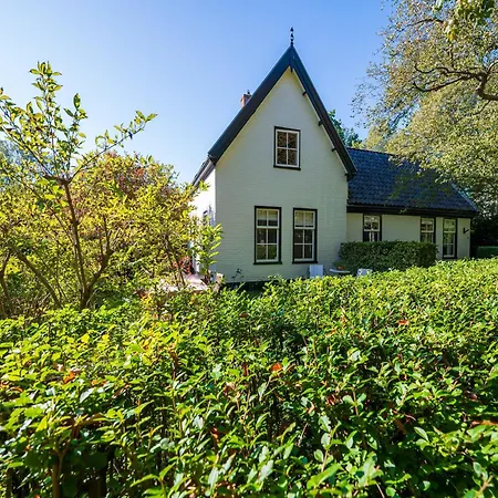 Vakantiehuis Lovely Centrally Located In In Delightful Surroundings