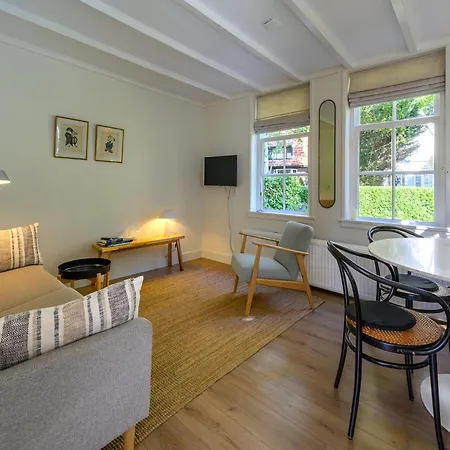 Vakantiehuis Lovely Centrally Located In In Delightful Surroundings