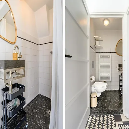 Lovely Centrally Located In In Delightful Surroundings Vakantiehuis *