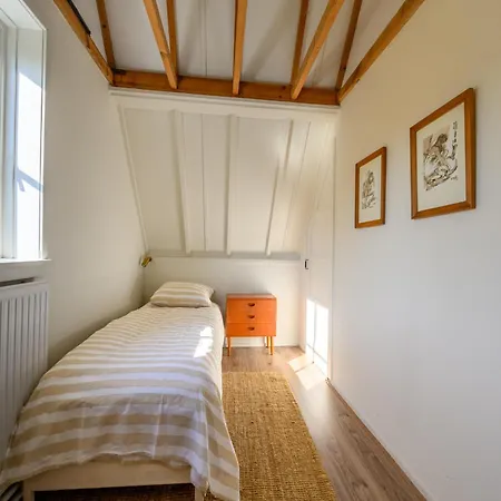 Vakantiehuis Lovely Centrally Located In In Delightful Surroundings *